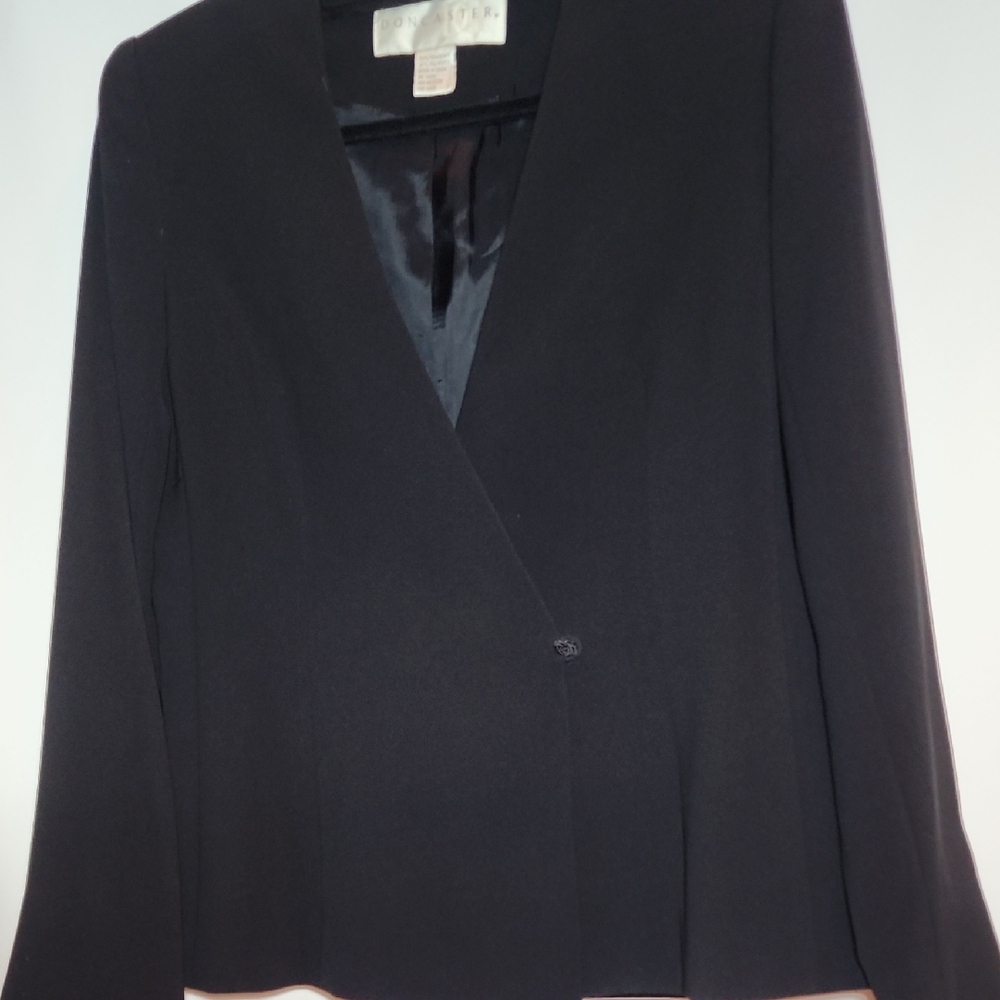 Doncaster Classic Black Single Button Women's Bla… - image 3